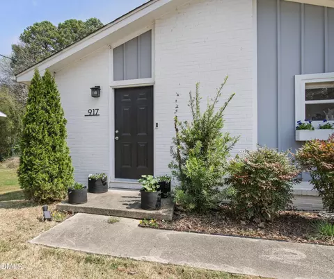 917 Carlisle St, Raleigh, NC 27610