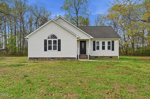104 S Woodstone Dr, Archer Lodge, NC 27527