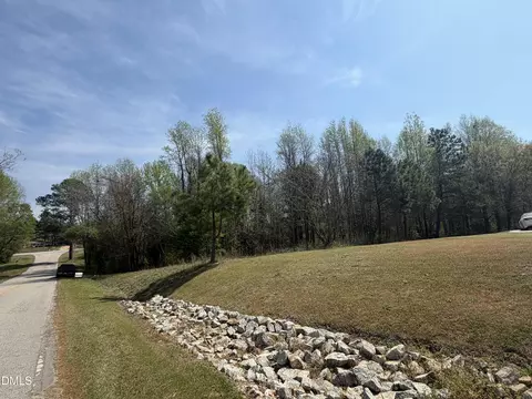 73 Hall Rd, Erwin, NC 28339 photo 3
