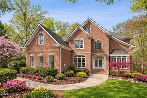 1525 Eglantyne Ct, Raleigh, NC 27613