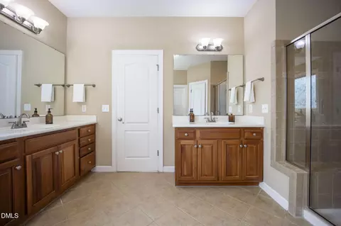 Bath - 5402 Sutteridge, Durham, NC 27713 photo 4 of 7