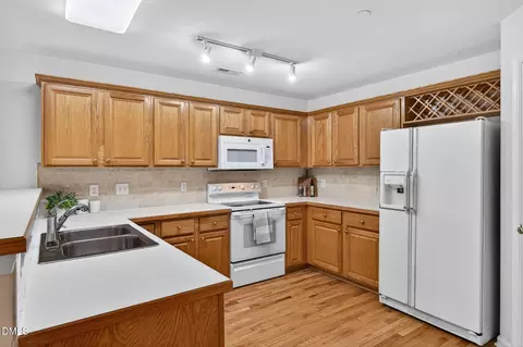 Kitchen - 334 Springfork Dr, Cary, NC 27513 photo 3 of 4