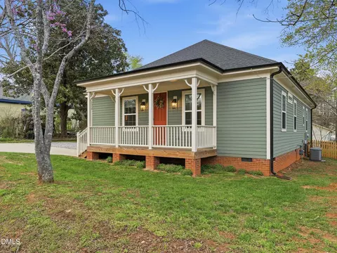 Exterior - 129 E Chestnut Ave, Wake Forest, NC 27587 photo 6 of 8