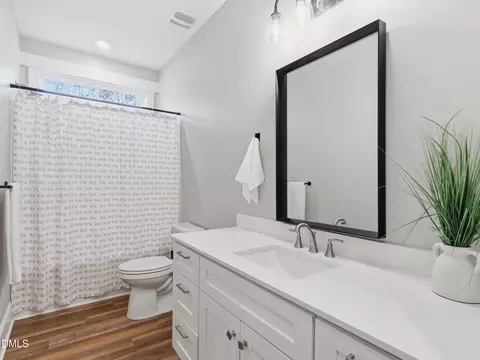 Bath - 129 E Chestnut Ave, Wake Forest, NC 27587 photo 4 of 4