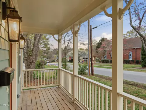 Exterior - 129 E Chestnut Ave, Wake Forest, NC 27587 photo 2 of 8