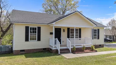 401 S Lombard St, Clayton, NC 27520