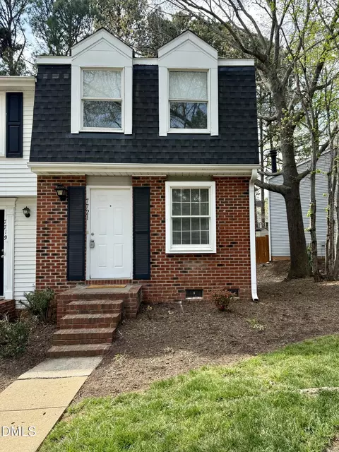 7721 Kingsberry Ct, Raleigh, NC 27615