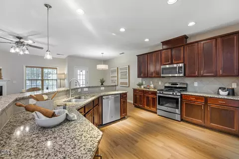 243 Beaconwood Ln, Holly Springs, NC 27540