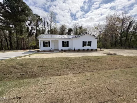 56 Jacobs Ridge Dr, Four Oaks, NC 27524