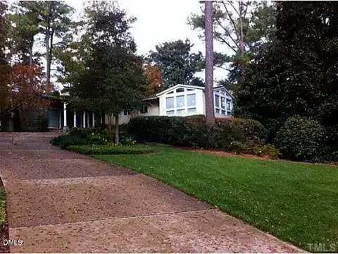 2751 Toxey Dr, Raleigh, NC 27609