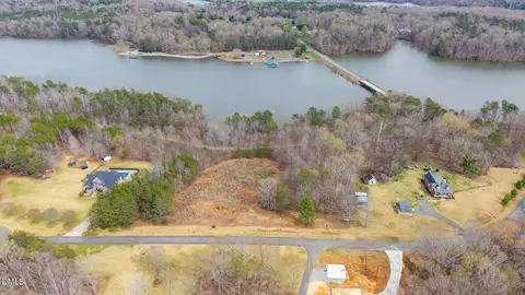 3229 Labrador Dr, Mebane, NC 27302
