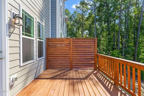 Exterior - 1110 Blackthorn Ln, Durham, NC 27703 photo 4 of 6