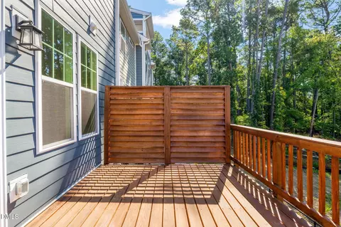 Exterior - 505 Plumleaf Ln, Durham, NC 27703 photo 2 of 7