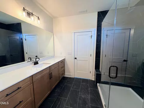 Bath - 621 Blackwood Ct, Durham, NC 27705 photo 2 of 2