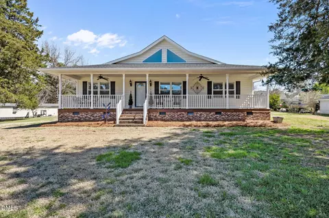 35 Hummingbird Ln, Henderson, NC 27537