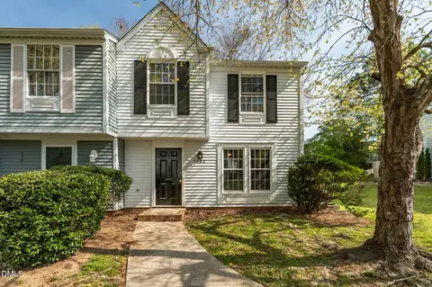 5503 Bringle Ct, Raleigh, NC 27610