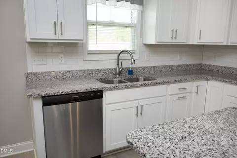 Kitchen - 2470 Marks Rd, Cameron, NC 28326 photo 4 of 7