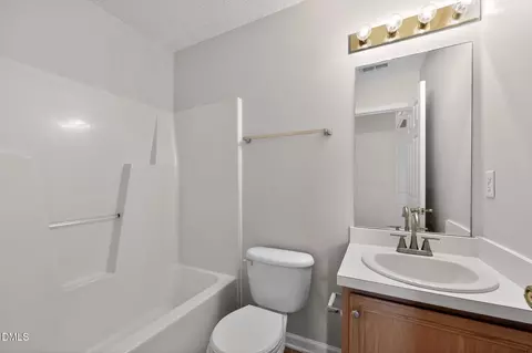 Bath - 604 Crossview Ln, Durham, NC 27703 photo 3 of 3