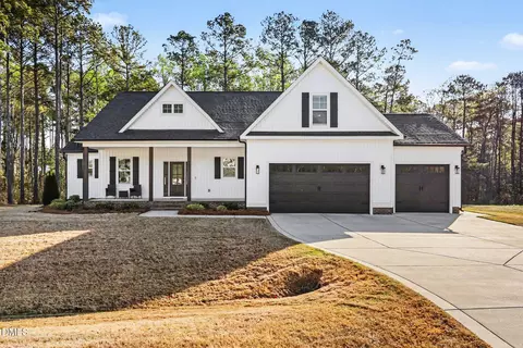 245 Creek Crossing Dr, Benson, NC 27504