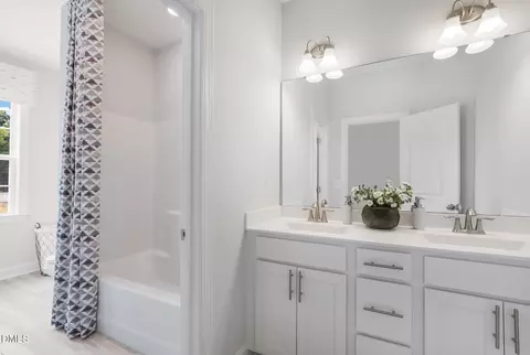 Bath - 428 Cedar Barn Ln, Garner, NC 27529 photo 6 of 6