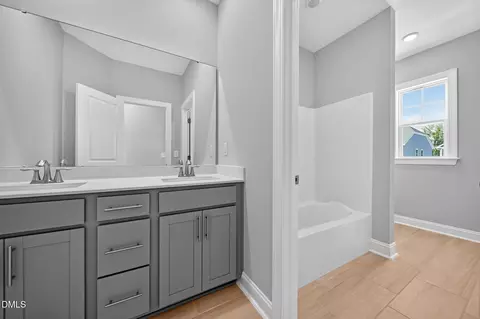 Bath - 429 Cedar Barn Ln, Garner, NC 27529 photo 4 of 4