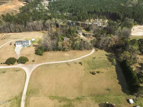 100 Meredith Ln, Zebulon, NC 27597