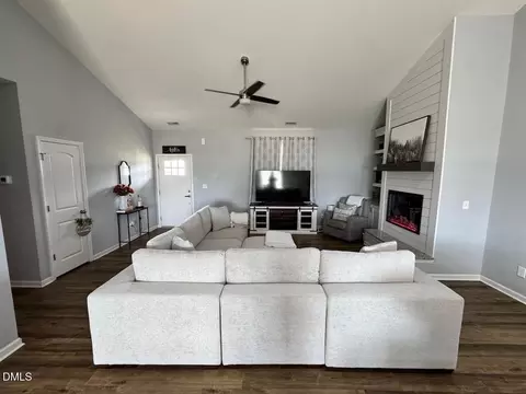 Living - 4067 Needham Rd, Bailey, NC 27807 photo 2 of 4