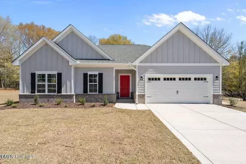 233 Telluride Ct, Aberdeen, NC 28315