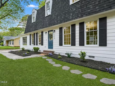 1134 Manchester Dr, Cary, NC 27511