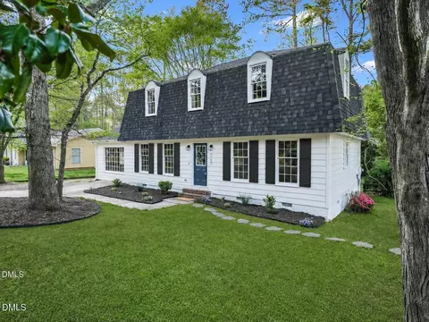 1134 Manchester Dr, Cary, NC 27511