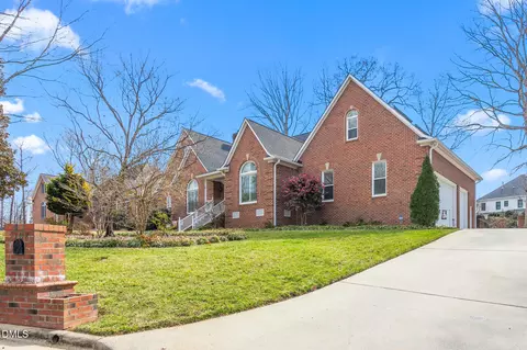 2708 Sturbridge Ct, Burlington, NC 27215