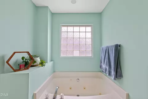 Bath - 724 Iris Bryant Rd, Dunn, NC 28334 photo 2 of 2