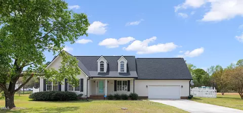Exterior - 724 Iris Bryant Rd, Dunn, NC 28334 photo 1 of 3