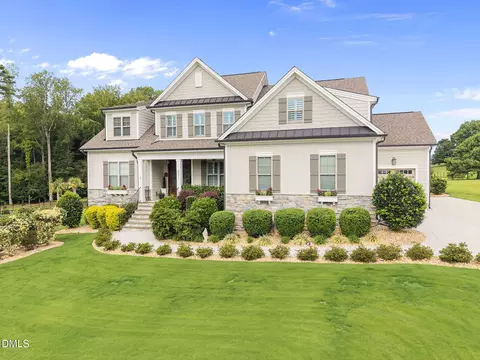 8821 Hexham Rd, Wake Forest, NC 27587