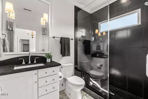 Bath - 2127 Ridge Rd, Raleigh, NC 27607 photo 4 of 8