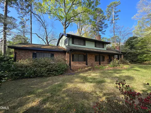 3301 Caldwell Dr, Raleigh, NC 27607