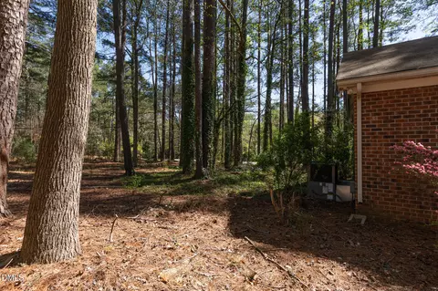 Exterior - 6119 Splitrock Trl, Apex, NC 27539 photo 6 of 26