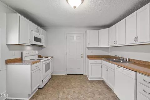 Kitchen - 1113 Onslow St, Durham, NC 27705 photo 1 of 3