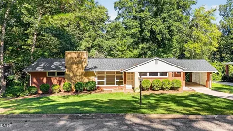 102 Forest Rd, Oxford, NC 27565