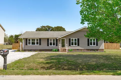 383 S Church St, Coats, NC 27521