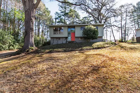 4332 Woodlawn Dr, Raleigh, NC 27616