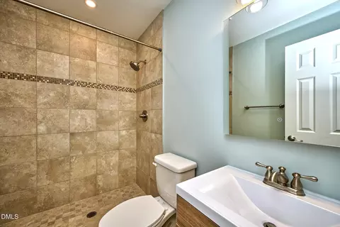 Bath - 104 Wallis Ct, Garner, NC 27529 photo 2 of 2
