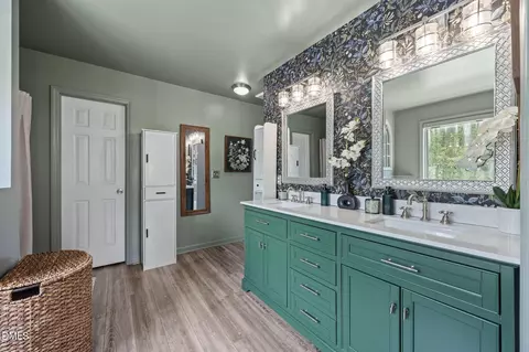 Bath - 127 Phyllis Dr, Benson, NC 27504 photo 1 of 4