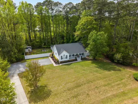 View/Area - 127 Phyllis Dr, Benson, NC 27504 photo 2 of 5