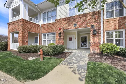 623 Waterford Lake Dr, Cary, NC 27519