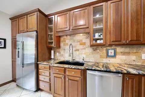 Kitchen - 6200 Splitrock Trl, Apex, NC 27539 photo 1 of 6