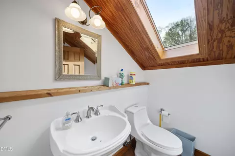 Bath - 6200 Splitrock Trl, Apex, NC 27539 photo 5 of 5