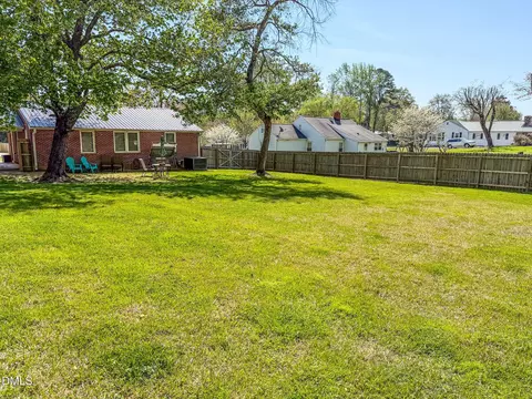 Exterior - 1249 Pointer St, Roxboro, NC 27573 photo 2 of 5