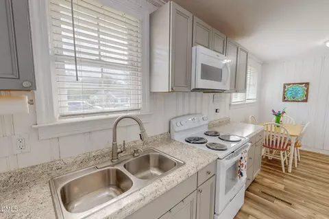 Kitchen - 1249 Pointer St, Roxboro, NC 27573 photo 2 of 3