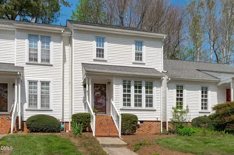 105 Greenmont Ln, Cary, NC 27511